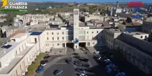 Pozzallo, sequestrati 300 testuggini e 77 pappagalli diretti illegalmente a Malta