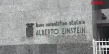 Milano, in mille al presidio antifascista dopo laggressione al liceo Einstein
