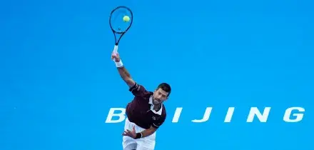 Atp Pechino 2026, &nbsp;Djokovic vince a Pechino: De Minaur si ritira nel secondo set