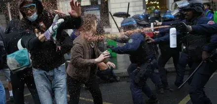 Francia, proseguono le proteste studentesche: tensioni a Strasburgo e Parigi