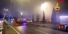 Firenze, incendio nel deposito di Autolinee Toscane: 12 autobus distrutti e 7 danneggiati