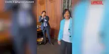 Nobel per la Pace 2026, la battuta di Navi Pillay: "Se applaudite ancora un po&rsquo; divider&ograve; il premio con Trump"