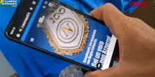 Vendeva su TikTok maglie del Napoli contraffatte, sequestrati oltre 2300 articoli