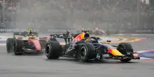F1, Verstappen vince la Sprint a Singapore davanti a Hamilton e Leclerc