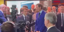 Salone dellauto di Parigi, Macron visita padiglione Stellantis con Elkann e Filosa
