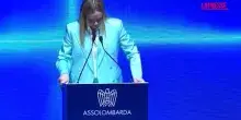 Giorgia Meloni scherza sul palco di Assolombarda: "Mi avete sottovalutato, non sono proprio un nano"