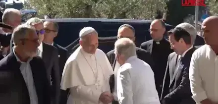 Papa, larrivo di Leone XIV allospedale Gemelli di Roma
