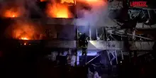 Ucraina: nuovo attacco russo a Kiev, almeno 3 i morti. In fiamme diversi edifici