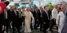 Papa Leone XIV operato per un tumore, la Santa Sede: &ldquo;Notte tranquilla&rdquo;
