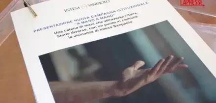 Intesa Sp, presentata campagna A mano a mano con Sergio e Pietro Castellitto e Roberto Bolle