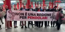 Milano, flash mob Pd in Cadorna: &ldquo;Da Regione stop investimenti su ferrovie per finanziare Ponte Stretto&rdquo;