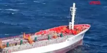 Romania, navi a fuoco nel Mar Nero colpite da droni: le imbarcazioni danneggiate