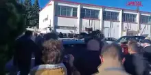 Madre e figlia avvelenate, la squadra mobile arriva nel liceo di Sara e Alice per le perquisizioni sui pc