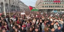 Milano, migliaia di studenti in corteo: occupato ex obitorio comunale