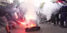 Studenti in corteo a Torino: imbrattate le foto di Meloni, Crosetto e Schlein