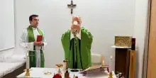 Papa Leone XIV, i medici: &ldquo;Costante miglioramento, svolge normali attivit&agrave; in autonomia&rdquo;. Celebrata messa al Gemelli