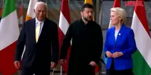 Ucraina, Zelensky a Bruxelles con Costa e Von Der Leyen: "Grato per sostegno Ue, veri leader"