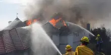 La California brucia, ondata di incendi forestali alimentati dai forti venti