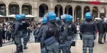 Scontri a Milano, in piazza Duomo agenti in assetto antisommossa per controlli rafforzati