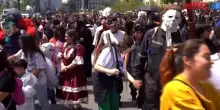 Cile, in migliaia alla marcia degli Zombie a Santiago