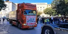 Caro-carburanti, ancora autotrasportatori in protesta al Sud: in Molise scaffali vuoti in molti supermercati