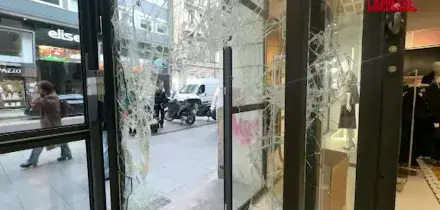 A Milano negozi ancora chiusi, un commerciante: "Clienti in lacrime, sembrava una guerra"