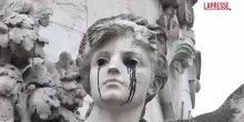 Francia, negozianti e volontari in strada per ripulire Parigi dopo le violenze