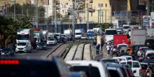 Autotrasportatori, ancora blocchi al Sud: a Napoli scaffali vuoti e code ai benzinai. Conftrasporto: &ldquo;Proteste non pi&ugrave; gestibili&rdquo; &ndash; La diretta