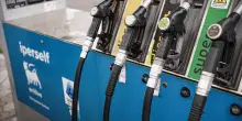 Caro-carburanti, il diesel sale a 2,300 euro al litro in autostrada