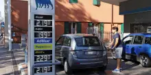 Caro-carburanti, Eni mantiene il price cap fino a fine anno
