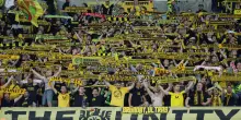Il Borussia Dortmund regala maglie autografate a chi spegne il cellulare allo stadio