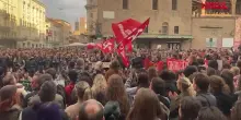 Proteste a Bologna, Piazza del Nettuno canta "Bella Ciao"