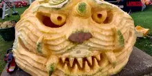Halloween, in Danimarca zucche giganti diventano sculture da brivido