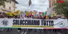 Roma, corteo "Sblocchiamo tutto" dei giovani di estrema destra