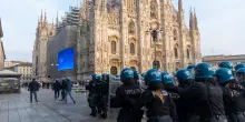 Scontri a Milano, bloccate le immagini dell&rsquo;11enne ripreso durante i disordini: la decisione del Garante per la privacy