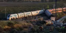 Spagna, scontro tra treni vicino a Toledo: almeno 68 morti e 3 italiane disperse. Ipotesi errore umano
