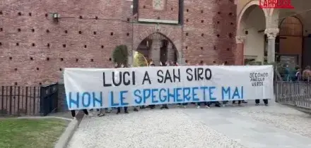 Stadio Milano, la protesta degli ultras dellInter: "Luci a San Siro non le spegnerete mai"