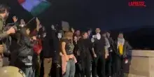 Corteo Roma, manifestanti provano a forzare il blocco della polizia su Ponte Sisto