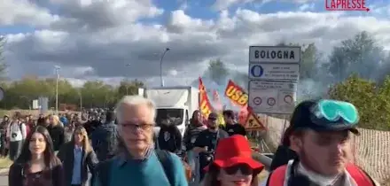 Sciopero 30 ottobre 2026, a Bologna i manifestanti entrano in Tangenziale
