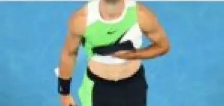 Australian Open: Alcaraz trionfa e travolge Djokovic 2-6, 6-2, 6-3, 7-5