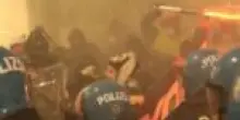 Olimpiadi, a Milano proteste contro i Giochi: scontri fra manifestanti e polizia &ndash; IL VIDEO