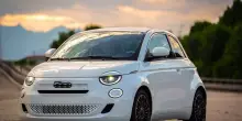 Nuova Fiat 500 Hybrid, stile classico, cuore tecnologico e green