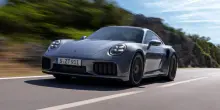 Fenomenale Porsche 911 Turbo S, 711 cavalli. T-Hybrid ridefinisce il limite