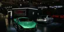 Spettacolare 33 stradale con le Alfa Romeo e le Maserati specialissime a Parigi
