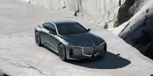 Vision BMW Alpina, coup&eacute; da 5,2 metri con motore V8 e interni in cristallo