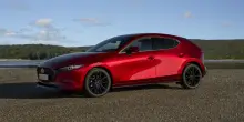 Mazda3 2027 debutta con motori e-Skyactiv fino a 186 cavalli e pi&ugrave; sicurezza