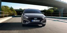 Hyundai i30 si aggiorna per il 2027, prezzi e caratteristiche
