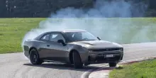 Nuovo Dodge Charger arriva in Italia, motori 6 cilindrici e elettrici. Informazioni e prezzo
