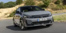 Opel Corsa GSE, l&rsquo;elettrica che corre e diverte con 281 cavalli. La prova
