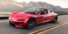 Tesla Roadster, l&rsquo;ennesimo rinvio e il mistero dei razzi ad aria compressa